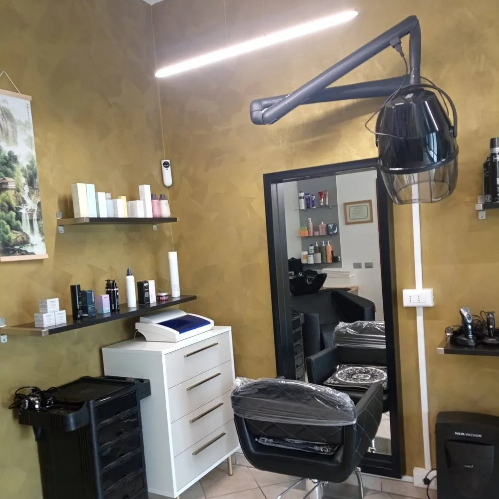 Interno del salone Tocco di Classe a Fiesse